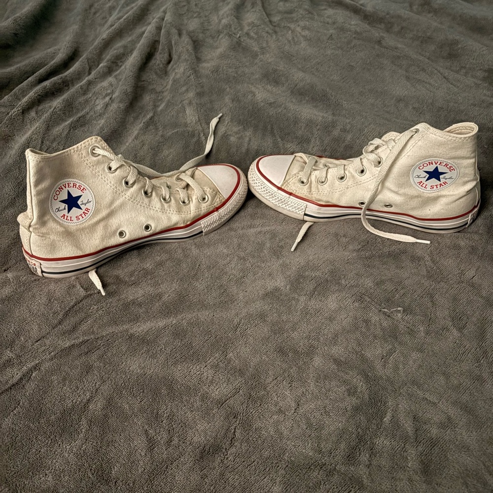 Converse women’s High-Top Sneakers - White